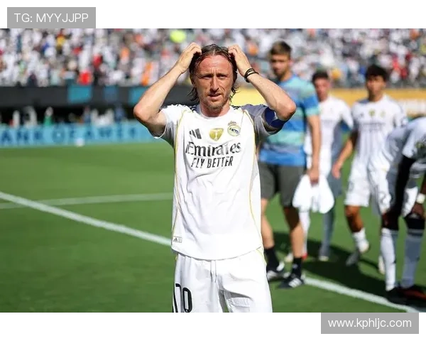 莫德里奇西甲出场数达到387场超越马塞洛 成为队史外籍球员仅次于本泽马